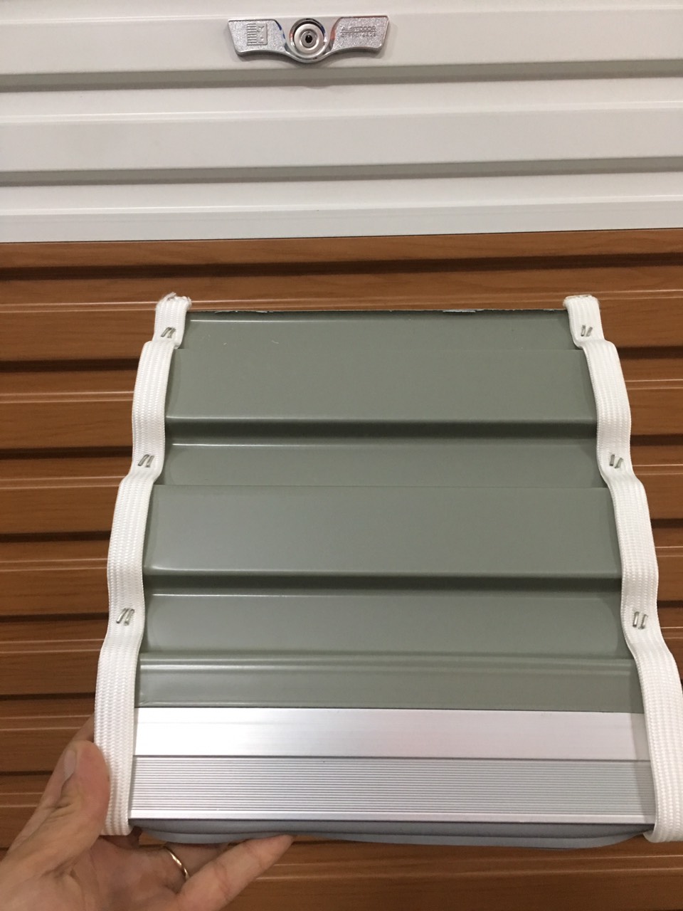 Cua-tam-lien-doortech-SUPERLUX